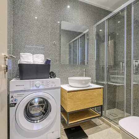 Etheli Luxury Apartment With Private Parking And Balcony Apartamento
