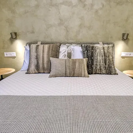 Etheli Luxury Apartment With Private Parking And Balcony *